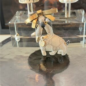 Gucci Beige & Black French Bulldog Charm with Gold Bow